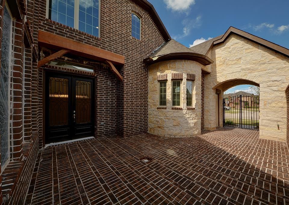 2nd image of 13938 Carncross Ct
