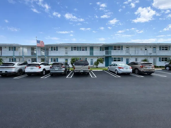 1114 Lake Terrace #205, Boynton Beach, FL 33426