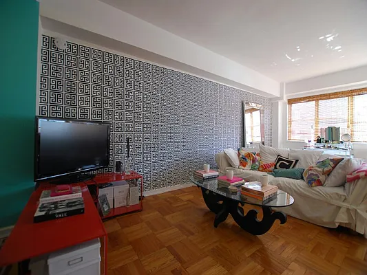 Rented by Sotheby's International Realty | media 11