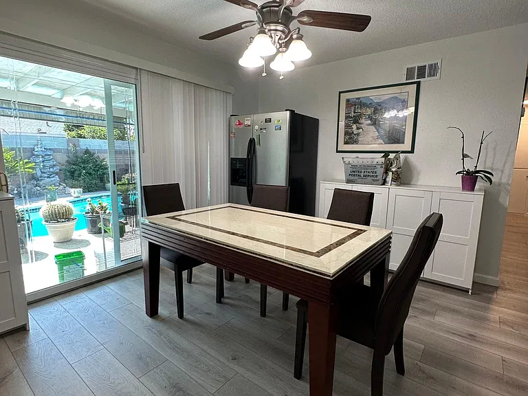 15561 Primrose Ln — Photo 20