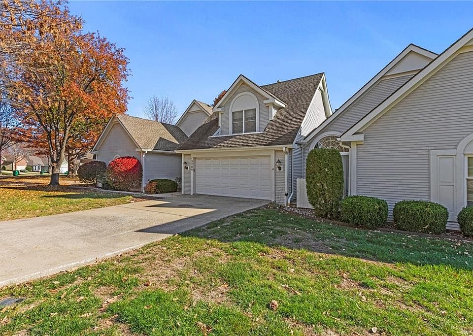 13704 Pembroke Cir, Leawood, KS 66224 Zillow