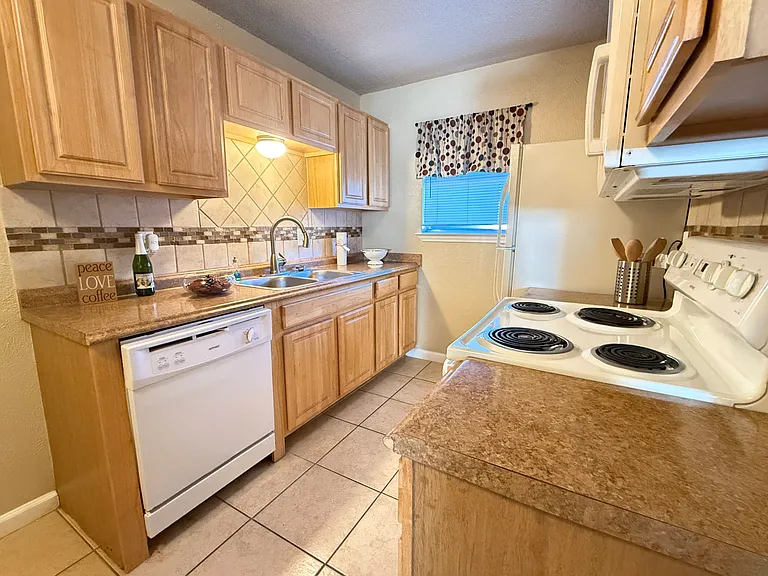 Eastgate Ridge Apartments — Photo 6