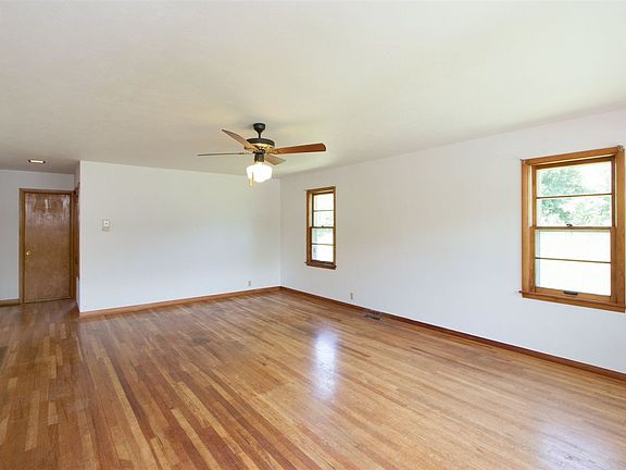2nd image of 603 Glenn St