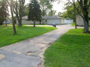 8418 Meadowbrook Dr, Burr Ridge, IL 60527