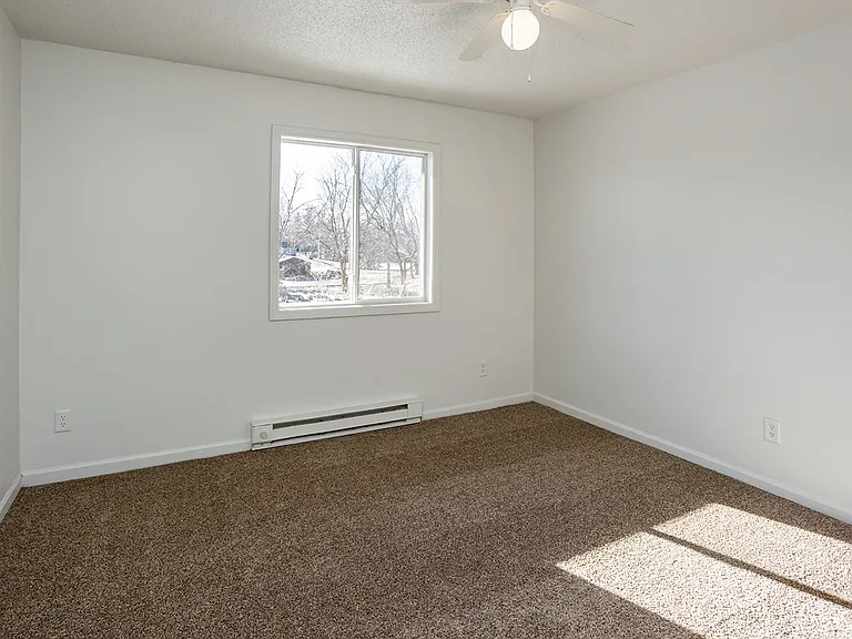 Walnut Pointe — Photo 17