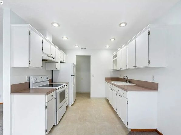 12508 SE Stark St APT B