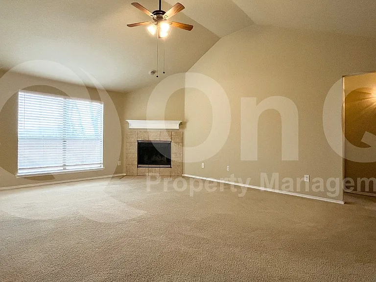 233 Niagara Falls Dr — Photo 8