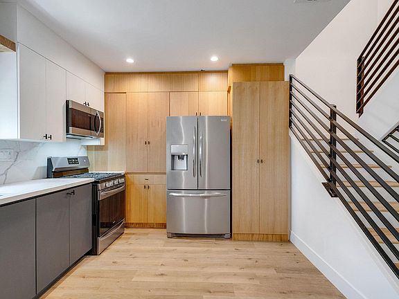 3rd image of 6201 La Mirada Ave #4
