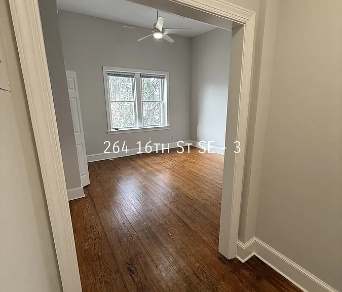 264 16th St SE #3 — Photo 2