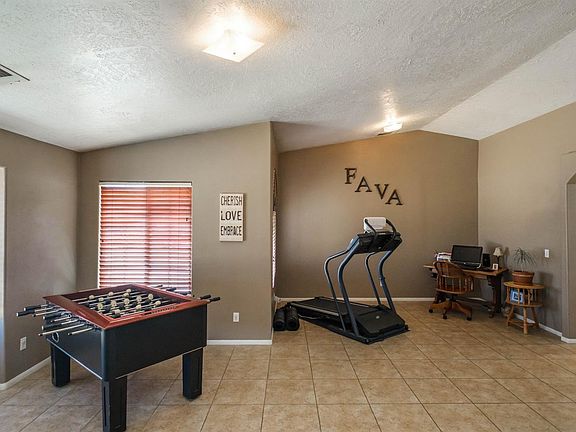 5th image of 17843 Wisteria St
