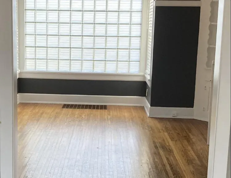Private glass block window