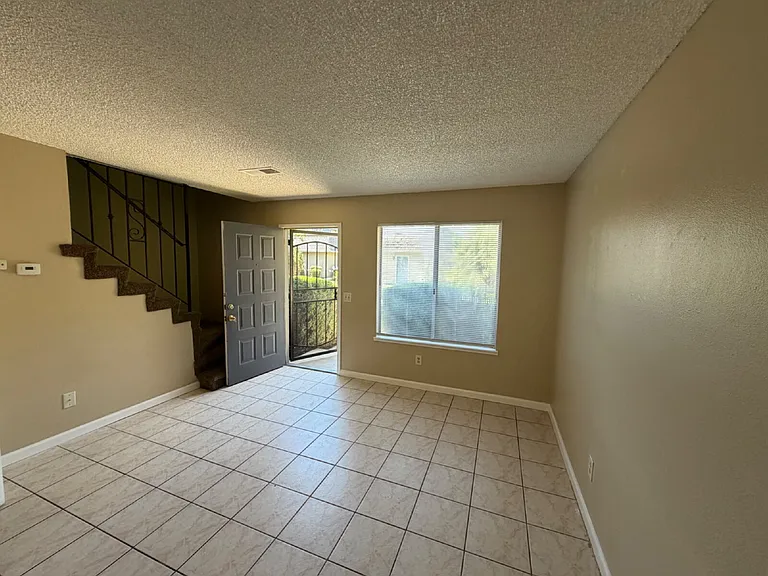 1624 W North Bear Creek Dr — Photo 8