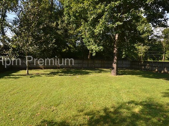 5th image of 3452 Magnolia Ave