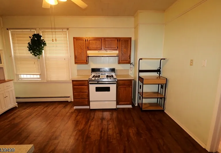 484 Delavan Ave #1 — Photo 10