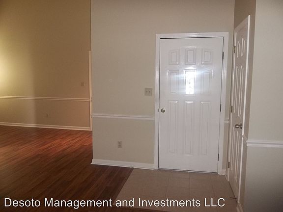 5th image of 7166 Greenbriar Dr