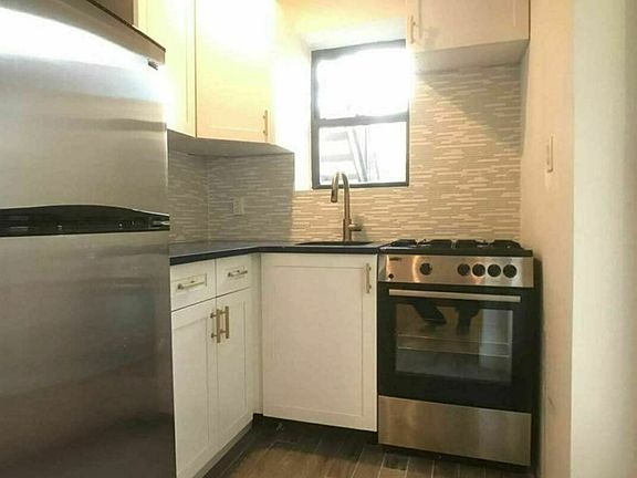 3rd image of 905 Sterling Pl #2B