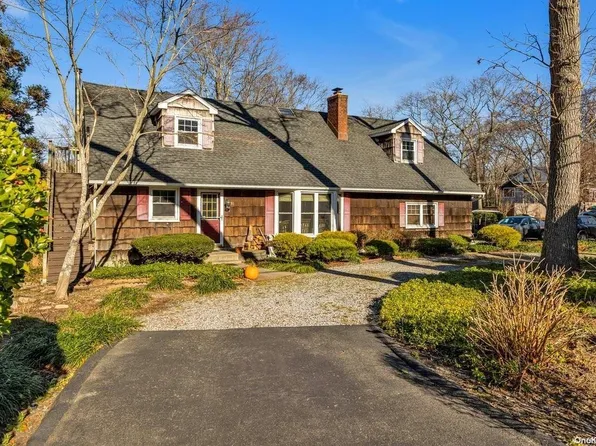 31 Queen Drive, Sound Beach, NY 11789
