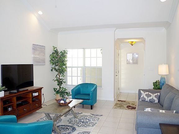 2nd image of 124 E Bahama St #8