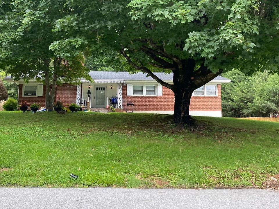 1st image of 229 Woodbine Rd