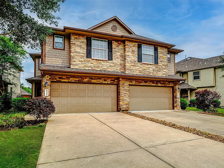 24522 Folkstone Cir — Photo 2