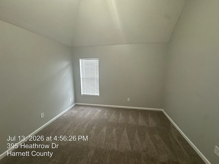 395 Heathrow Dr — Photo 33