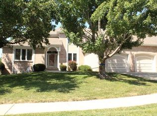 422 SW Brielle Ln, Lees Summit, MO 64082