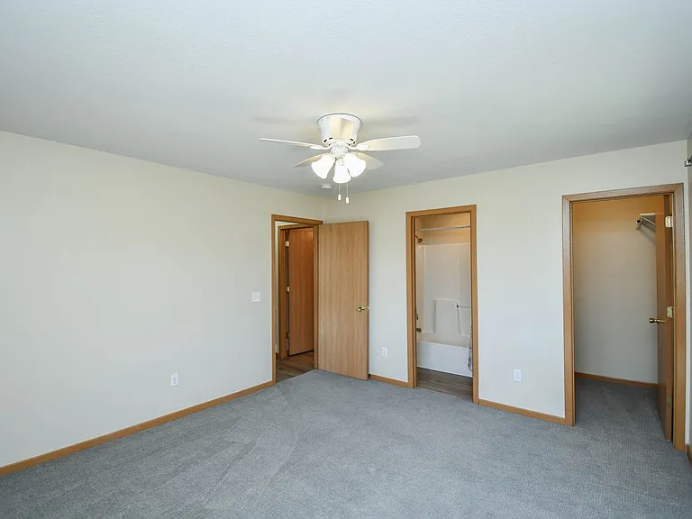 1422 E Redwood Blvd — Photo 21