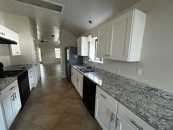 4th image of 2924 Settlement Dr