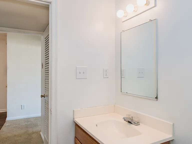 Crosswinds Apartments — Photo 10
