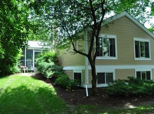 14 Bayberry Trl, Madison, WI 53717