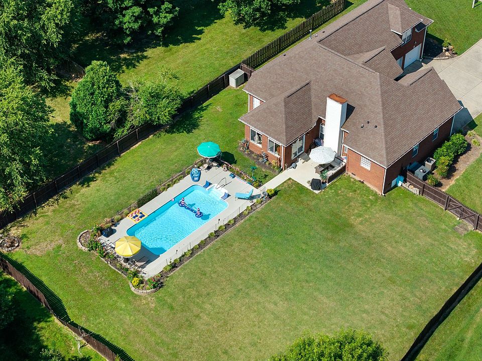 1st image of 157 Mimosa Dr
