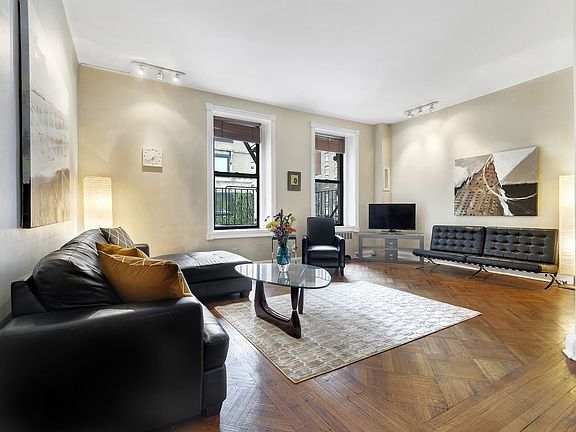3rd image of 57 W 58th St #Pha