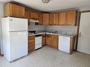 944 Fuller Rd APT 1A, Carmel, ME 04419