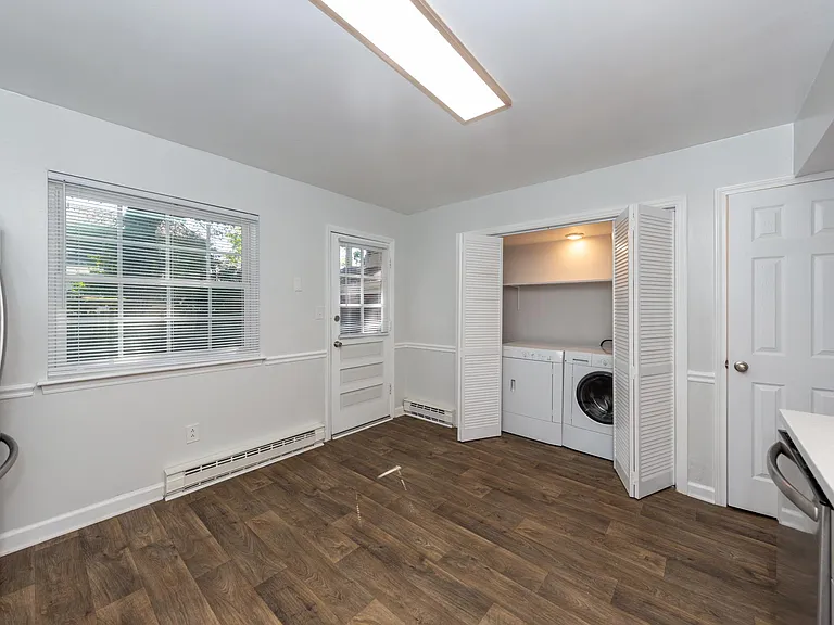 9392 Pine Tree Rd #B — Photo 11