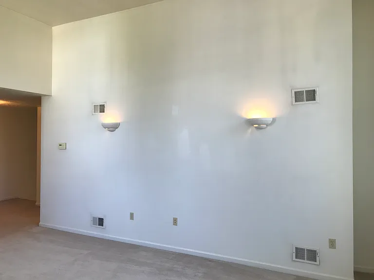 25 Hastings Ave #204 — Photo 7