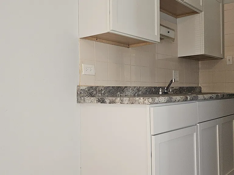 7854 Rutherford Ave #3F — Photo 15