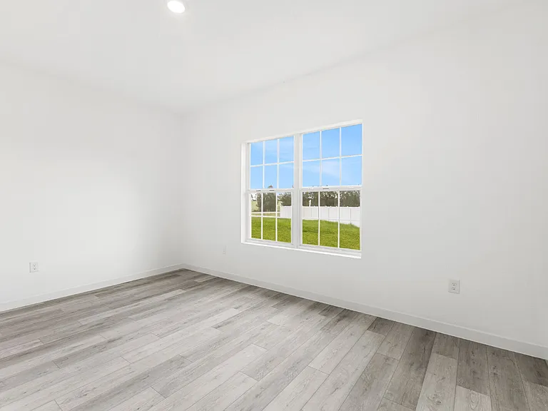 716 Desmoines Dr — Photo 25