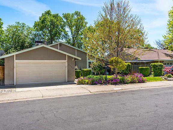 3rd image of 2520 Pinnacles Dr