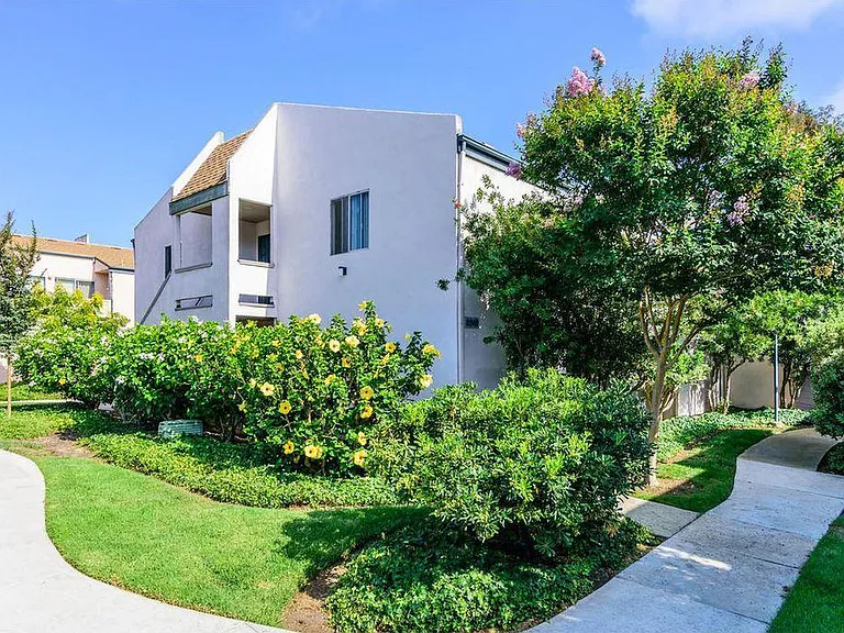 3250 Ashford St #E — Photo 29