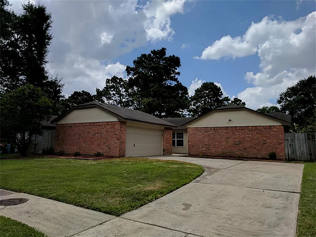 3 bed, 2.0 bath, 1662 sqft, $1,900 — Photo 1