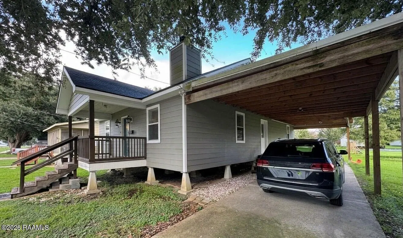 2 bed, 1.0 bath, 1220 sqft, $1,250 — Photo 2