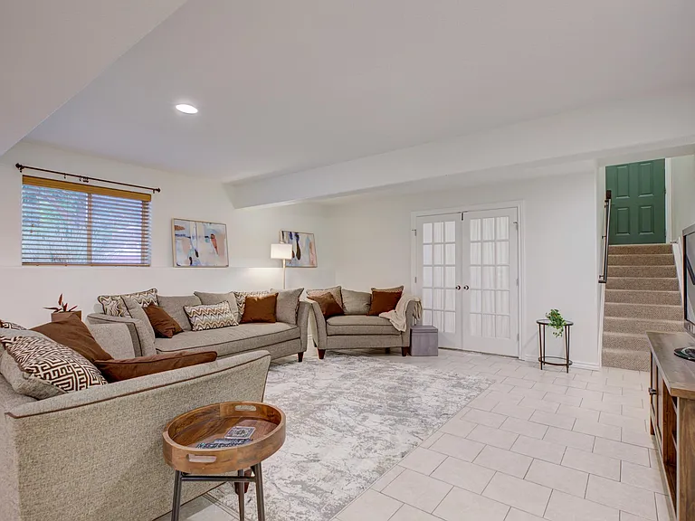 4411 Fillmore St — Photo 3