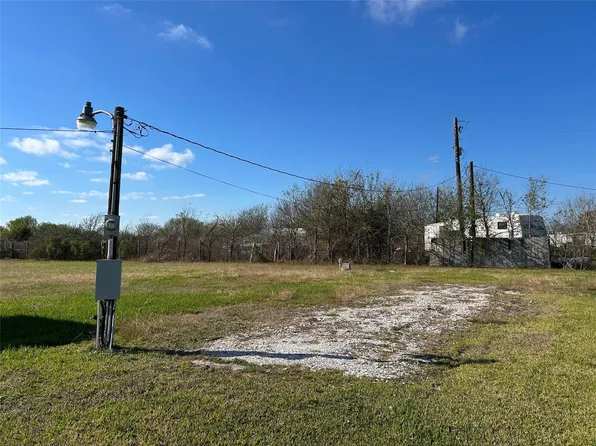 4906 County Road 469, Brazoria, TX 77422