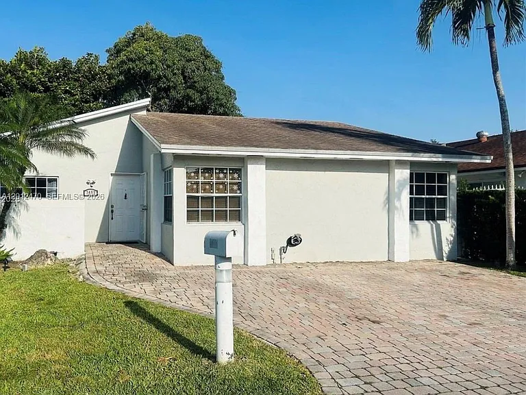 3452 SW 113th Ct — Photo 1