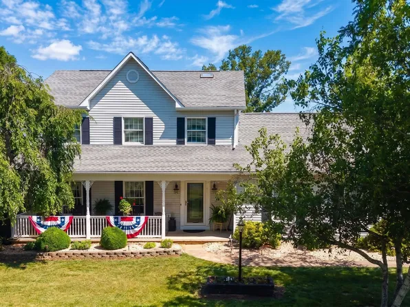 39 Cranberry Dr, Stuarts Draft, VA 24477
