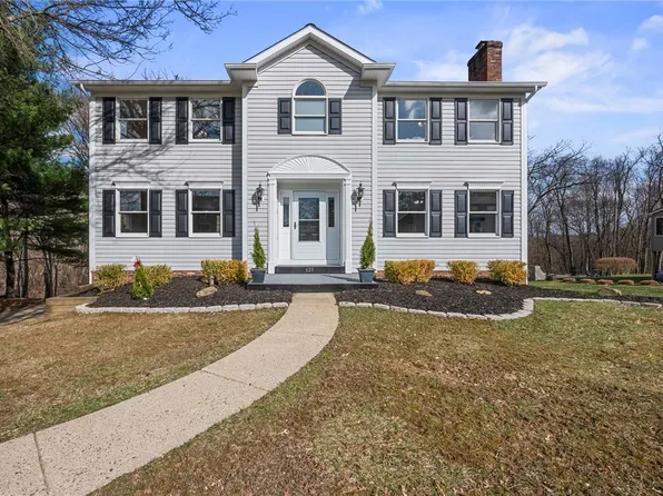 121 Barrett Dr, Beaver, PA 15009