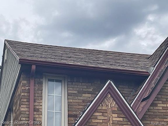 2nd image of 16346 Ellsworth St