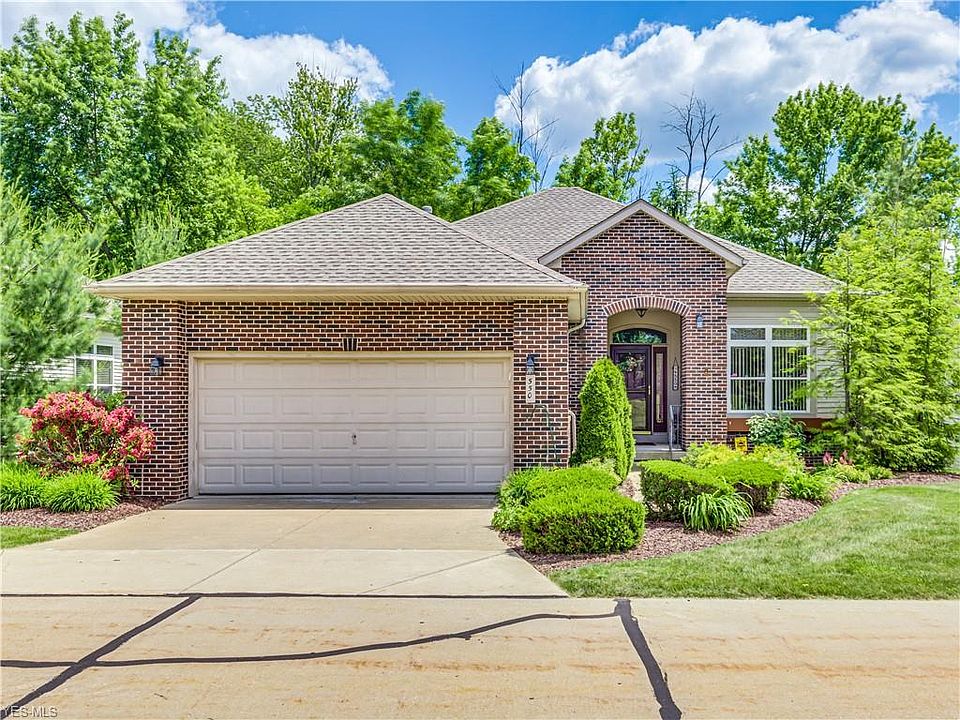 1st image of 550 Deer Path Ln