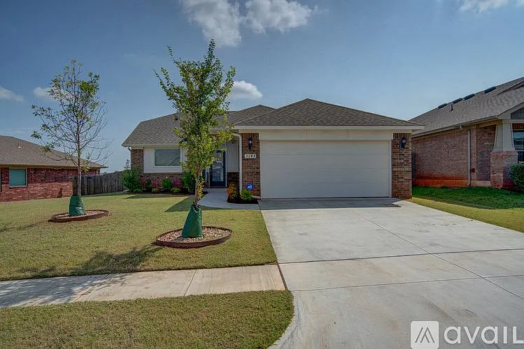 3145 Midland Valley St — Photo 1