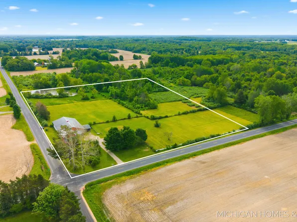 2695 62nd St, Fennville, MI 49408